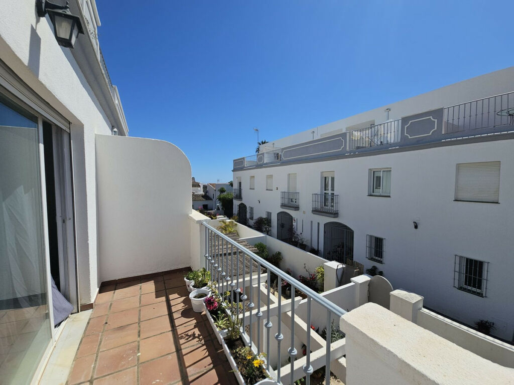 Semi-Detached House Atalaya Málaga - image 12