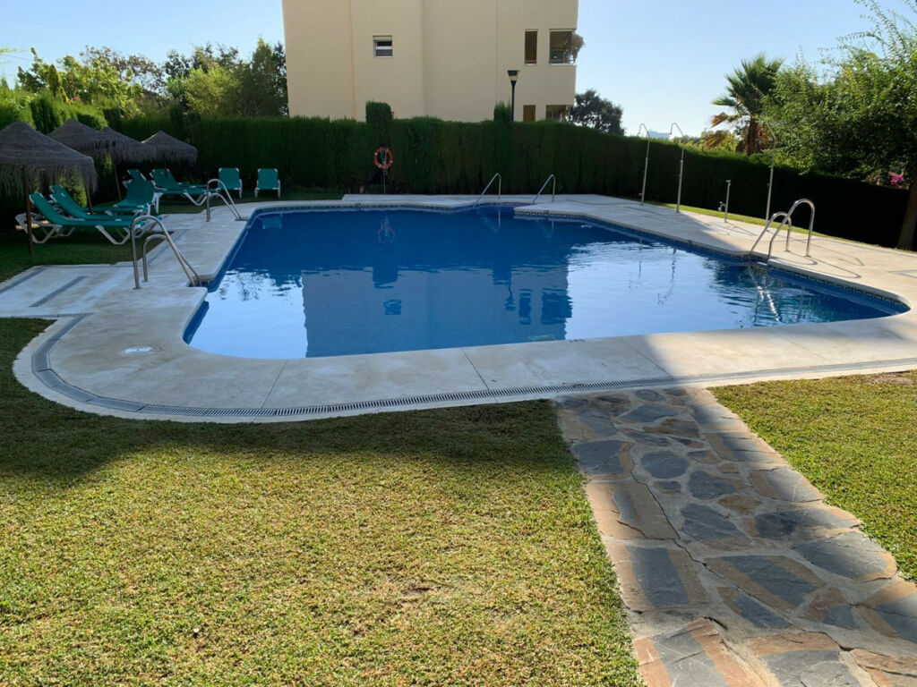 Top Floor Apartment Calahonda Málaga - image 12