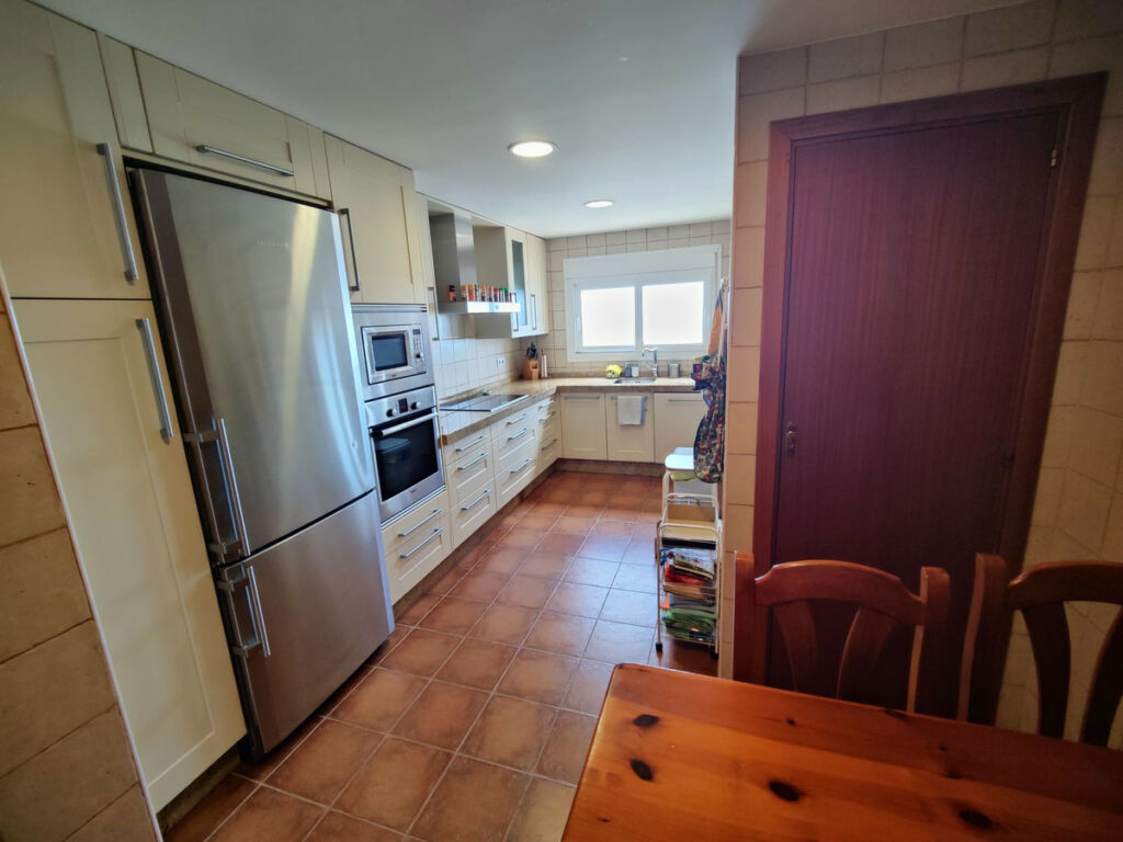 Middle Floor Apartment Estepona Málaga - image 11