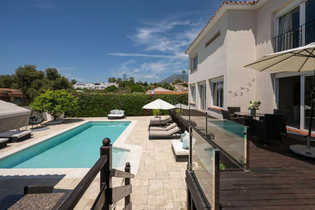 Detached Villa Río Real Málaga - image 13
