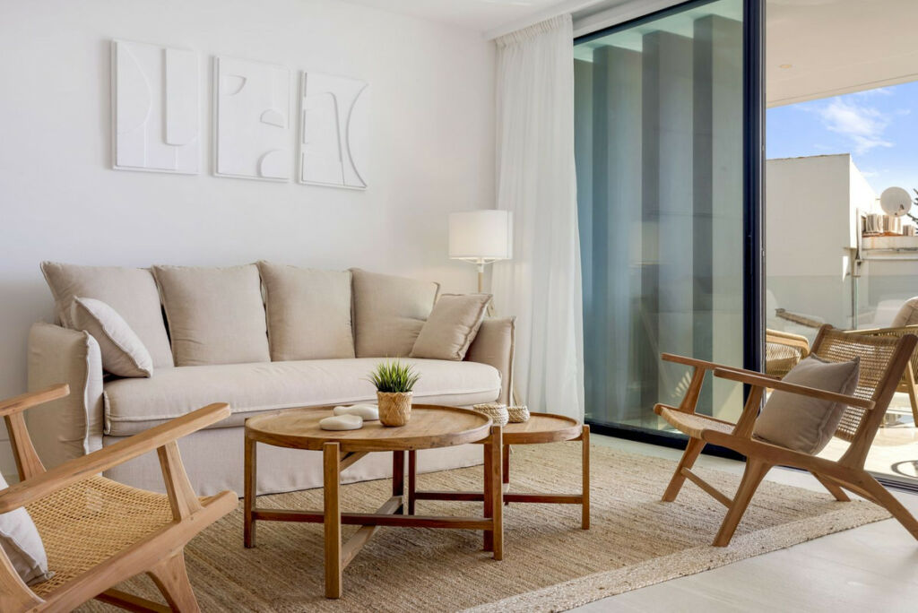 Middle Floor Apartment Estepona Málaga - image 13