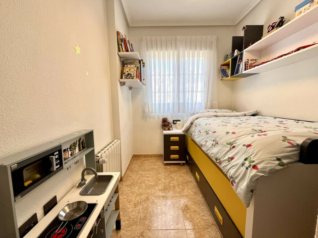 Townhouse Villamartin Alicante - image 13