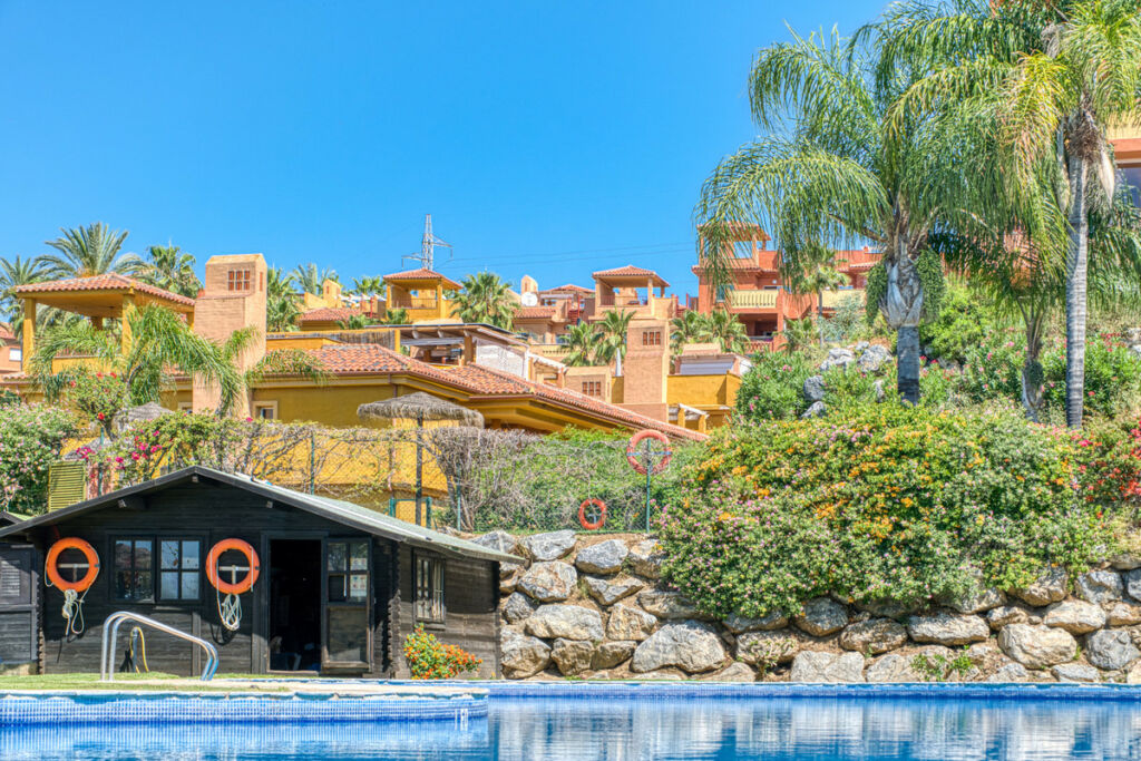 Middle Floor Apartment Reserva de Marbella Málaga - image 12