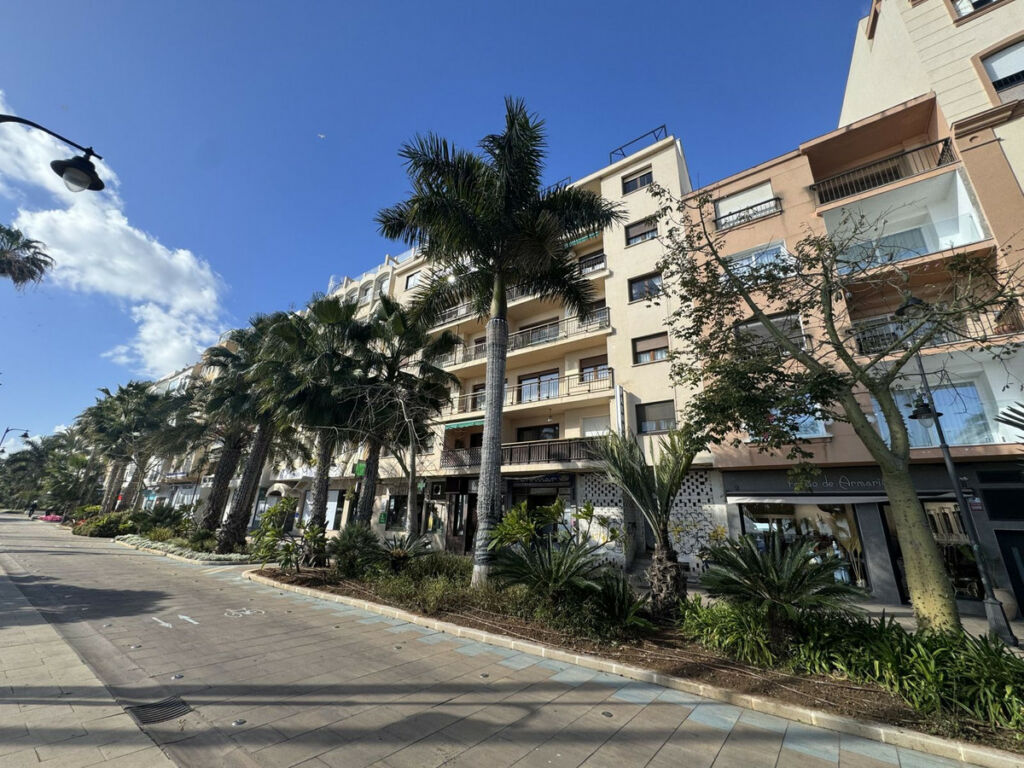 Middle Floor Apartment Estepona Málaga - image 13