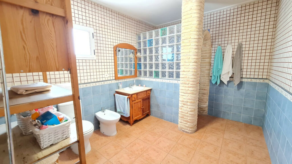 Detached Villa La Romana Alicante - image 13