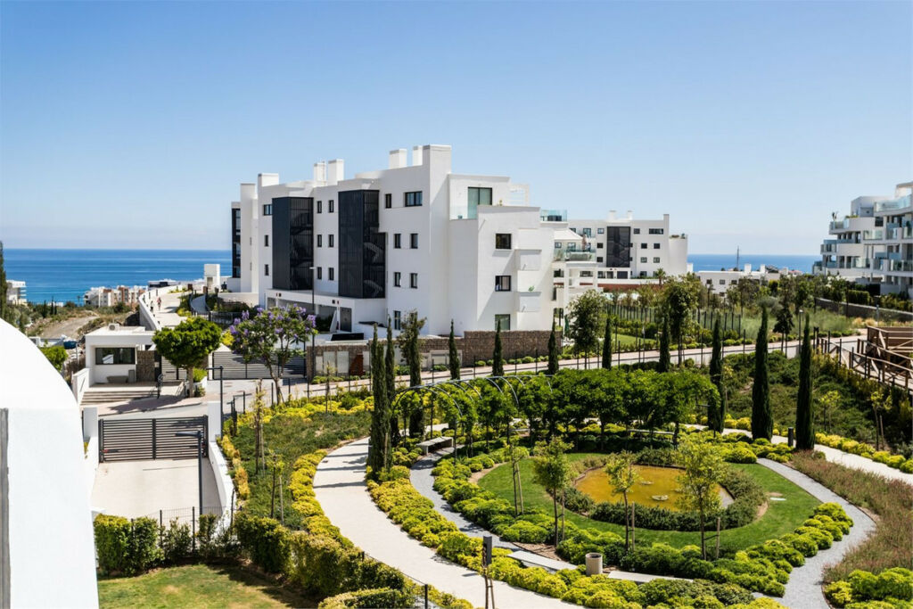 Middle Floor Apartment Higueron Málaga - image 13