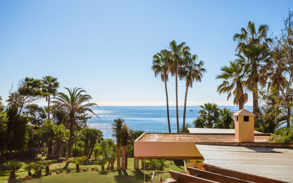 Detached Villa New Golden Mile Málaga - image 13