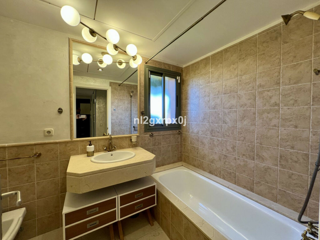 Ground Floor Apartment Benahavís Málaga - image 13