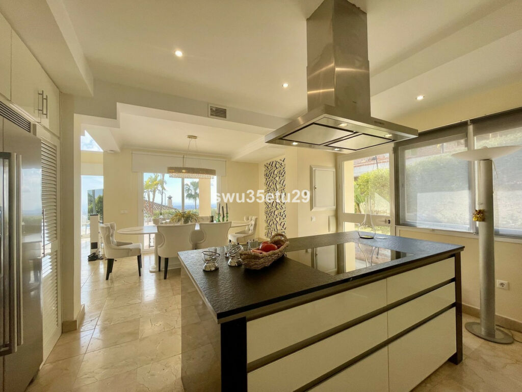 Detached Villa Istán Málaga - image 13
