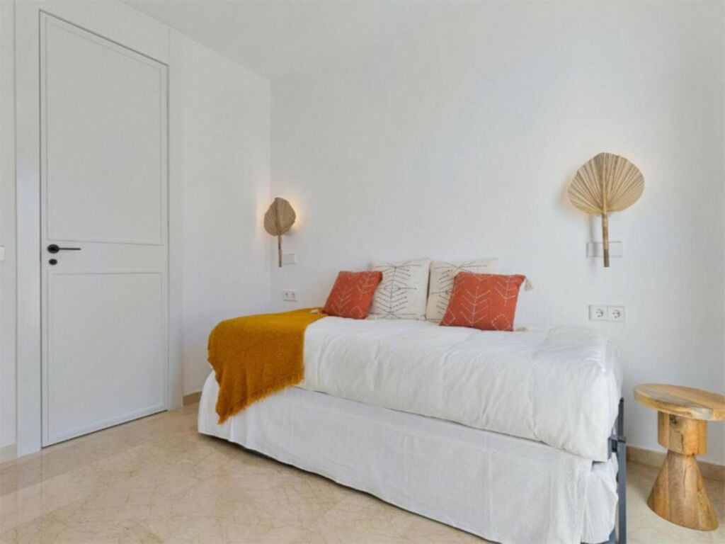 Semi-Detached House San Pedro de Alcántara Málaga - image 13
