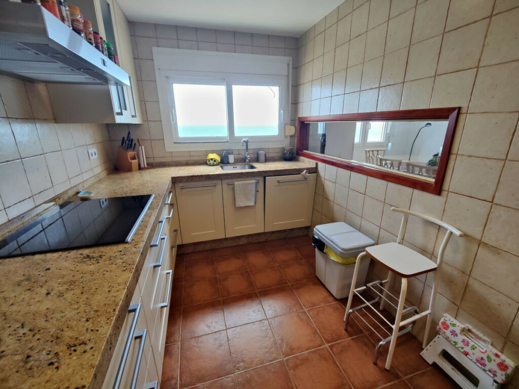 Middle Floor Apartment Estepona Málaga - image 12