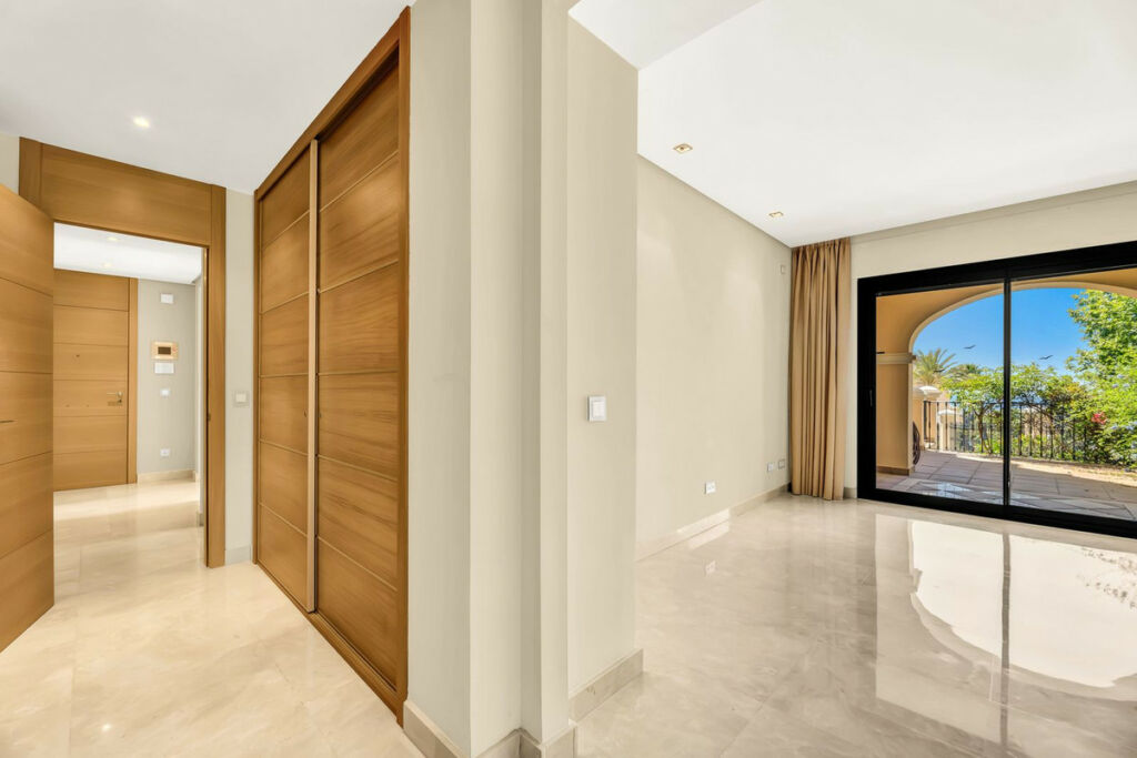 Ground Floor Apartment La Quinta Málaga - image 13