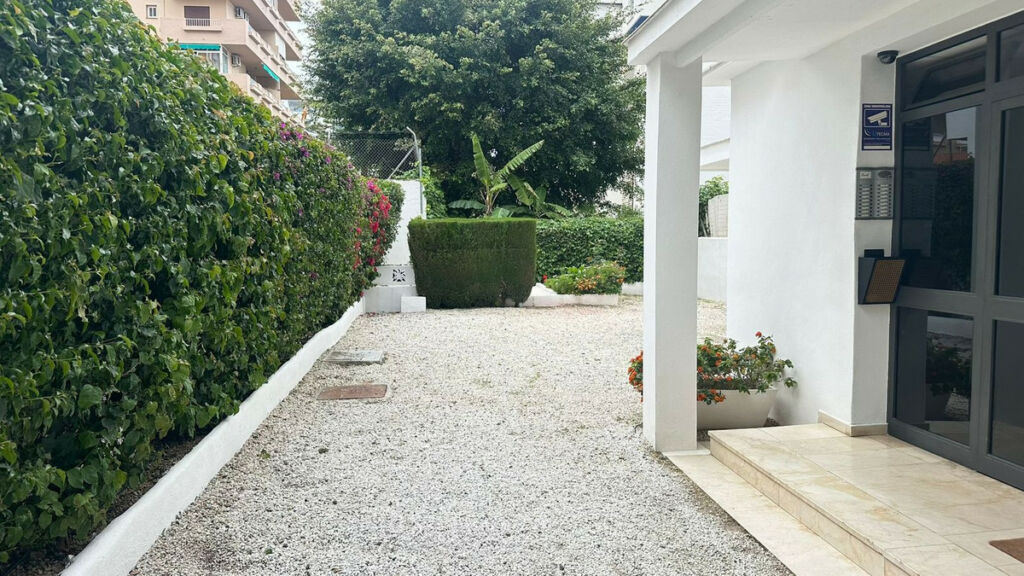 Middle Floor Apartment Marbella Málaga - image 13