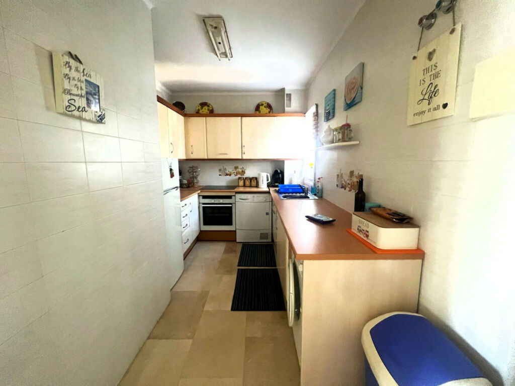 Middle Floor Apartment El Paraiso Málaga - image 14