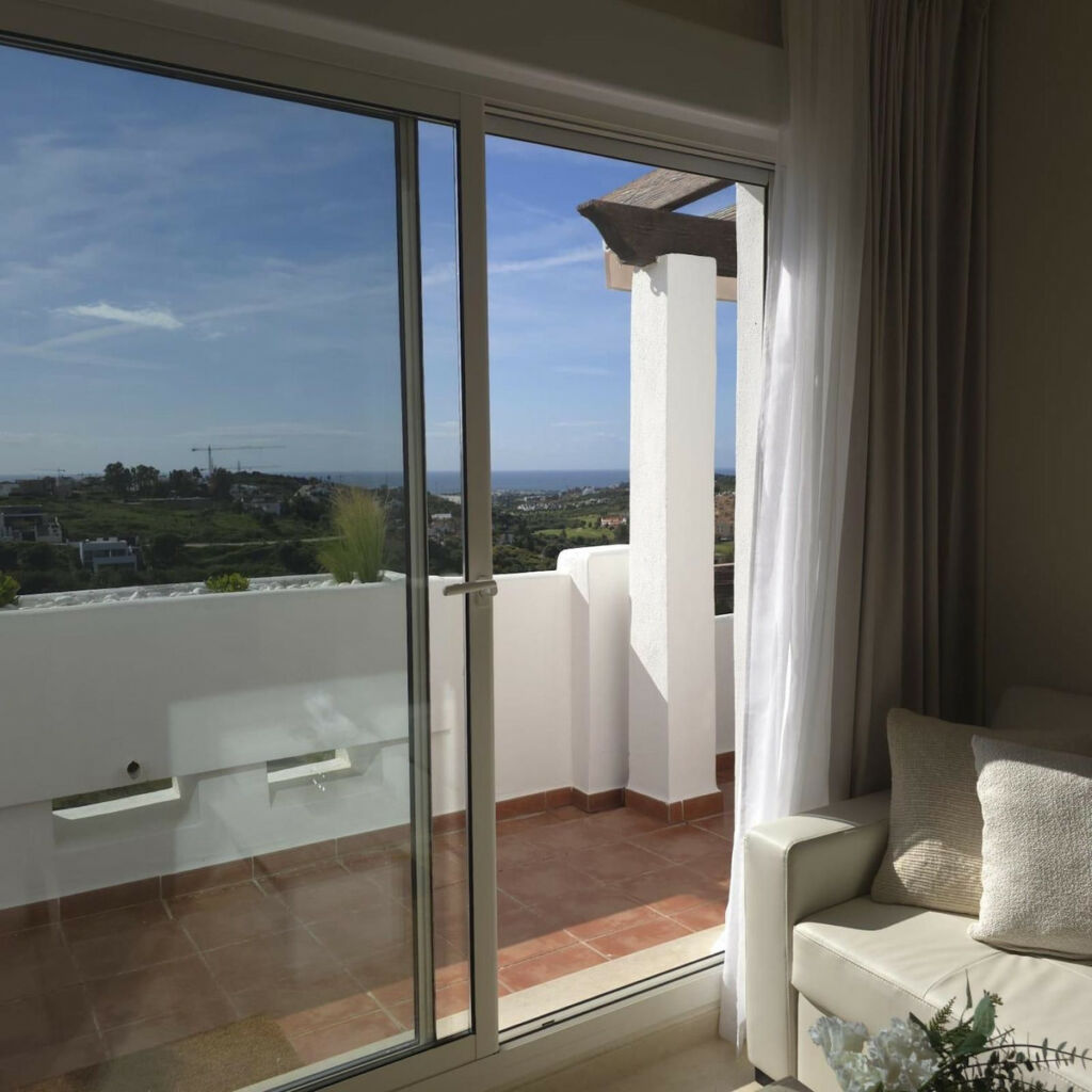 Middle Floor Apartment Valle Romano Málaga - image 13