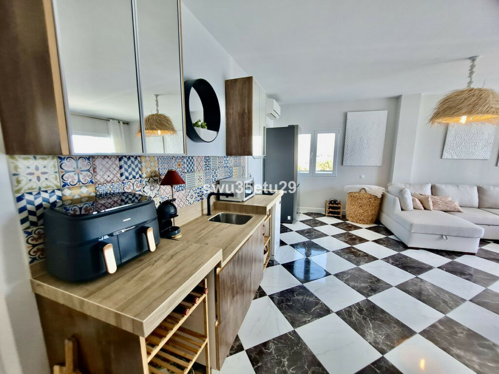 Middle Floor Apartment Calahonda Málaga - image 13