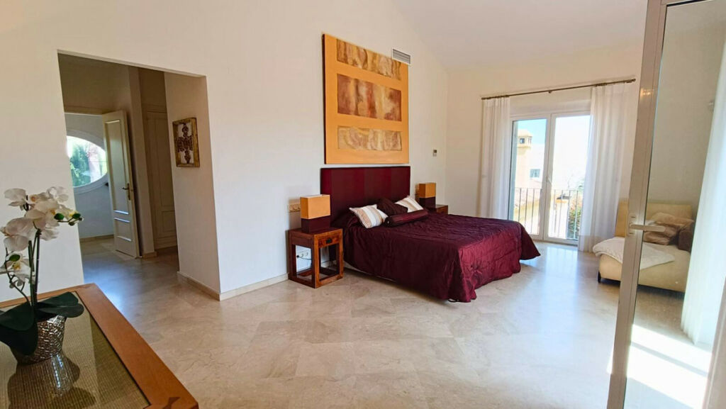 Detached Villa Sotogrande Alto Cádiz - image 13