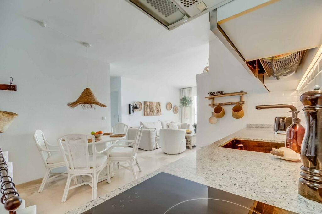 Top Floor Apartment Fuengirola Málaga - image 13