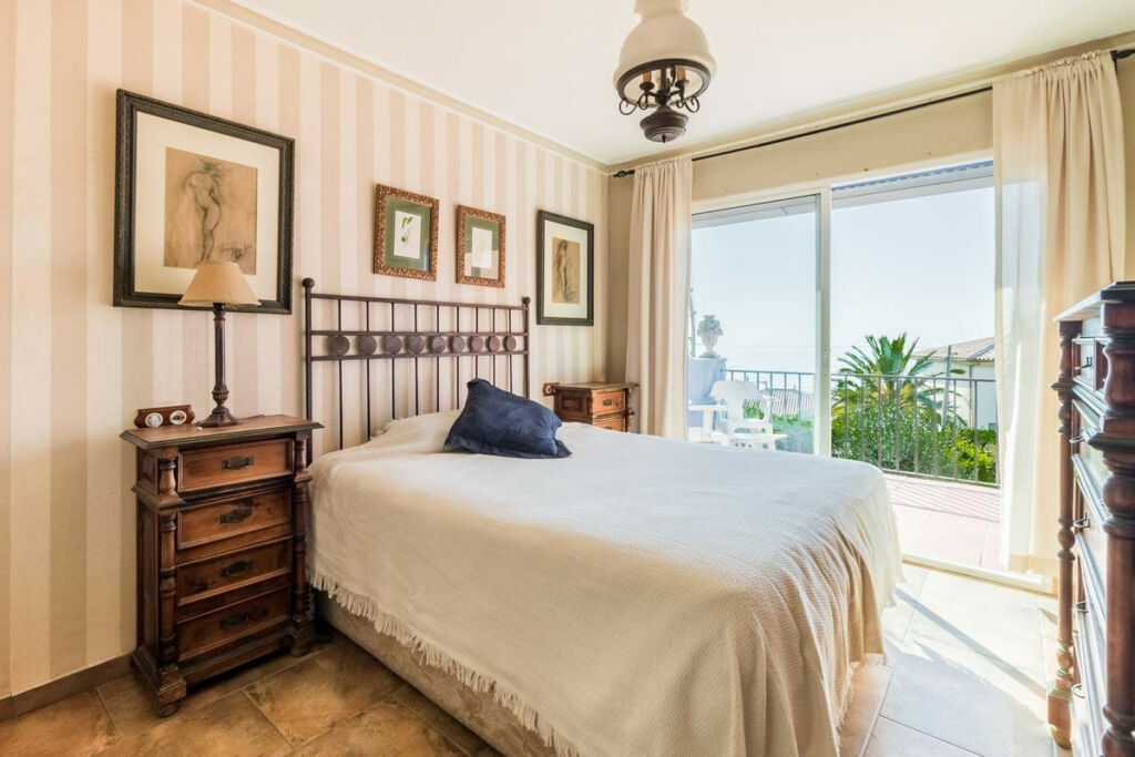 Townhouse Estepona Málaga - image 13