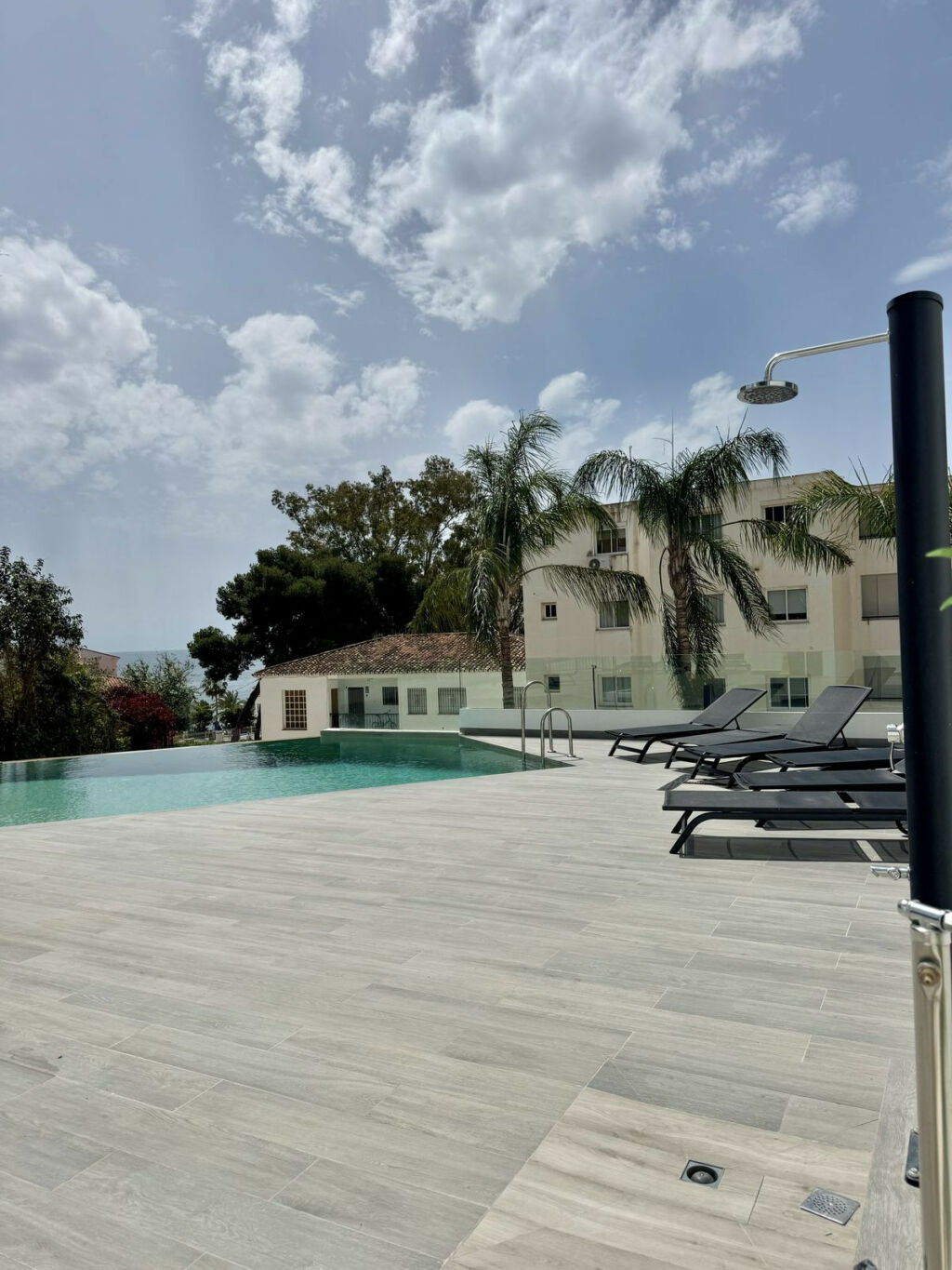 Middle Floor Apartment Benalmadena Málaga - image 13