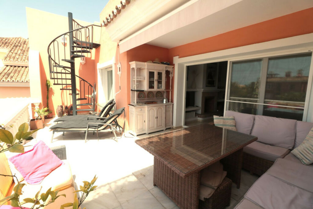 Top Floor Apartment New Golden Mile Málaga - image 13