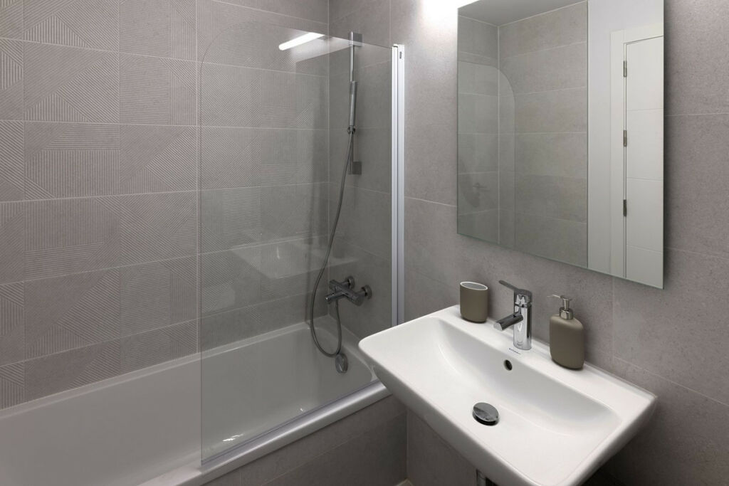 Middle Floor Apartment Estepona Málaga - image 13