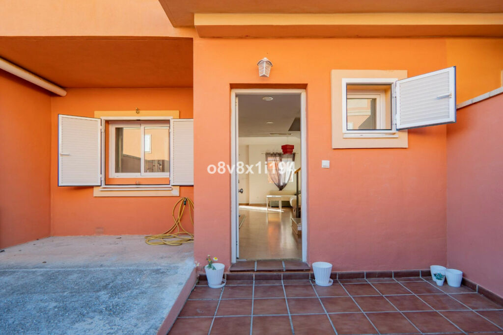 Townhouse Benajarafe Málaga - image 13