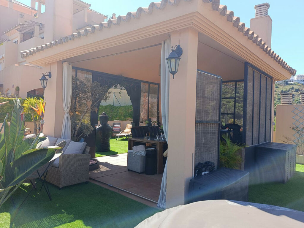 Penthouse Calahonda Málaga - image 11