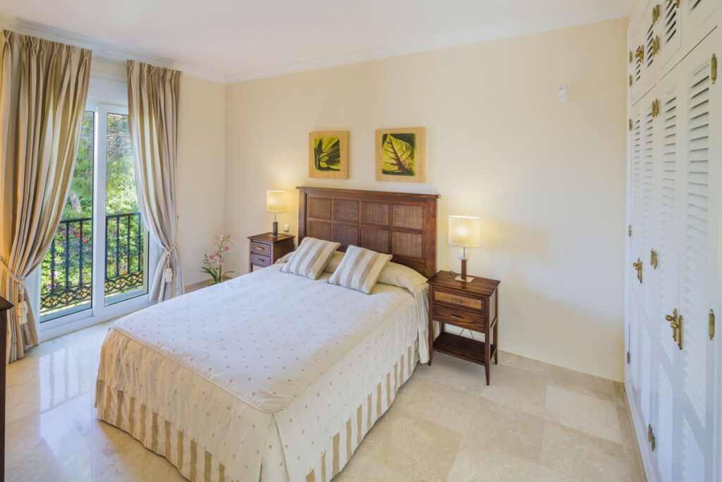 Detached Villa Elviria Málaga - image 13