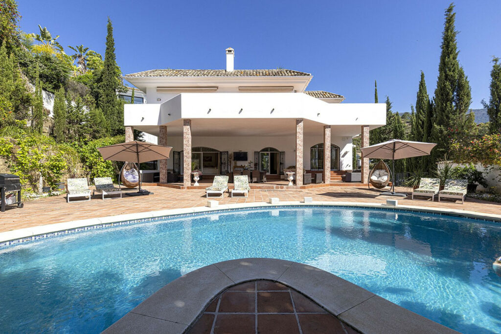 Detached Villa Benahavís Málaga - image 13