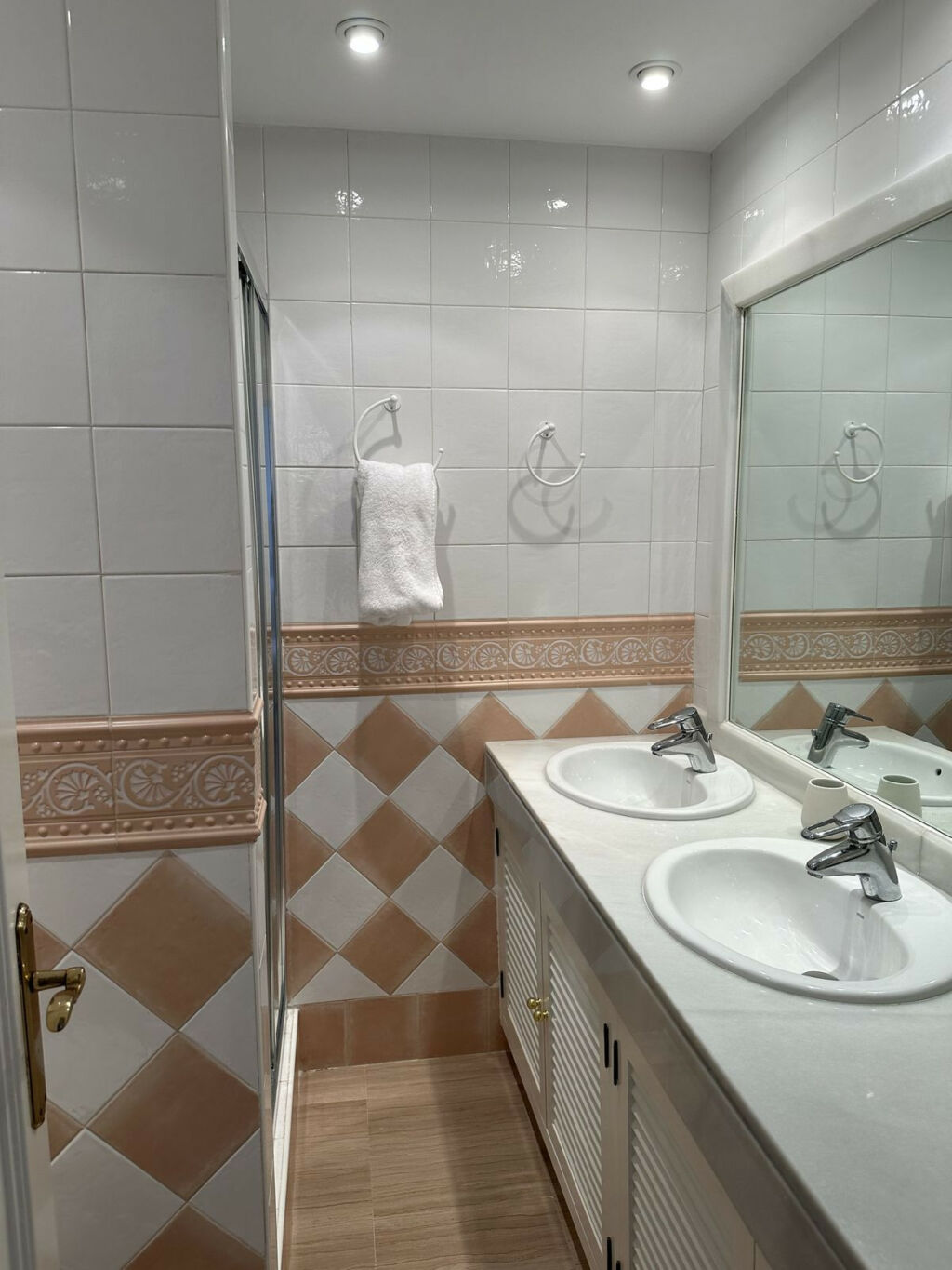Middle Floor Apartment Elviria Málaga - image 13