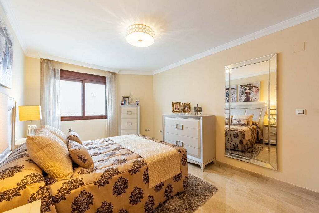 Middle Floor Apartment Benahavís Málaga - image 13