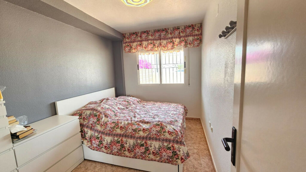 Bungalow Torrevieja Alicante - image 13