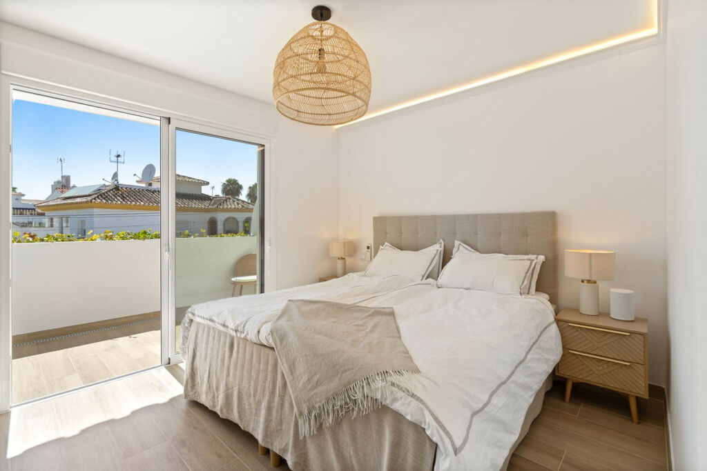 Townhouse San Pedro de Alcántara Málaga - image 11