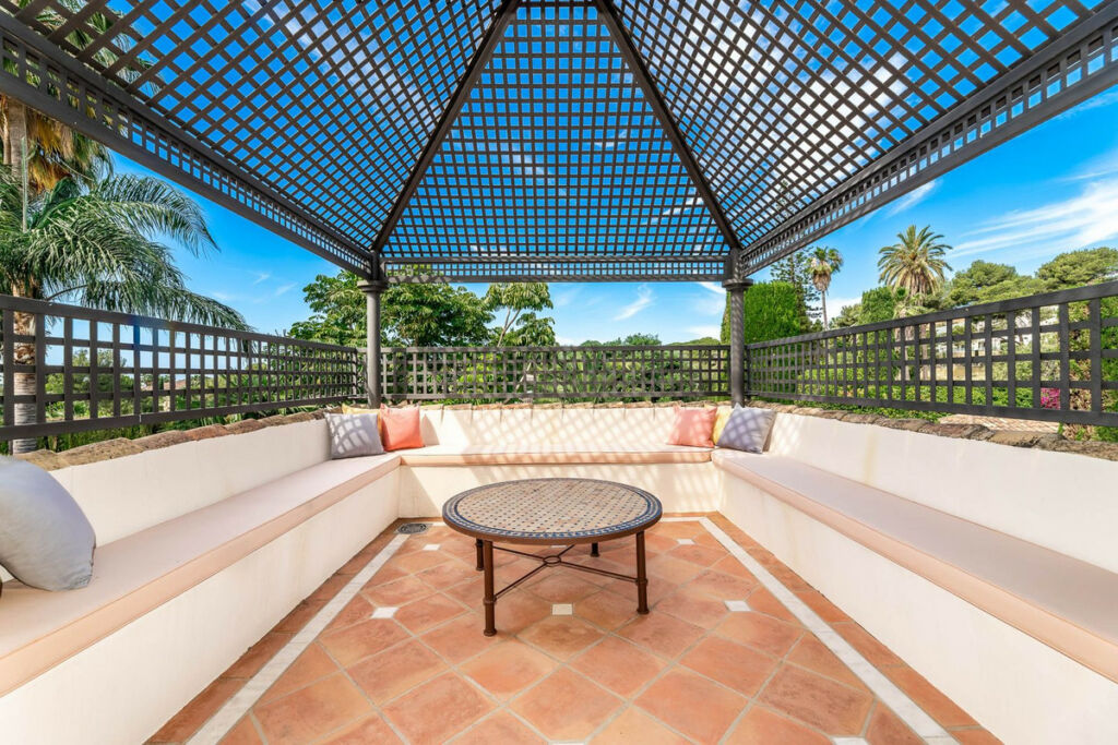 Detached Villa Sierra Blanca Málaga - image 13