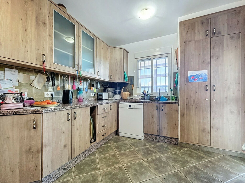 Detached Villa Canillas de Aceituno Málaga - image 14