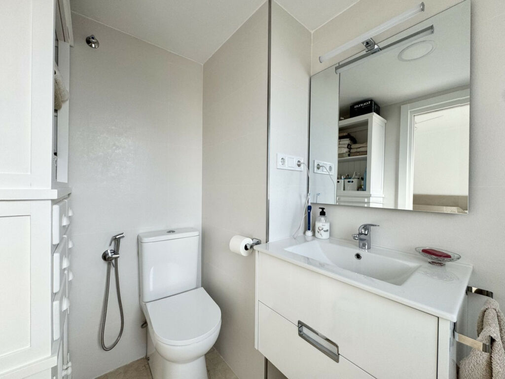 Middle Floor Apartment Fuengirola Málaga - image 16