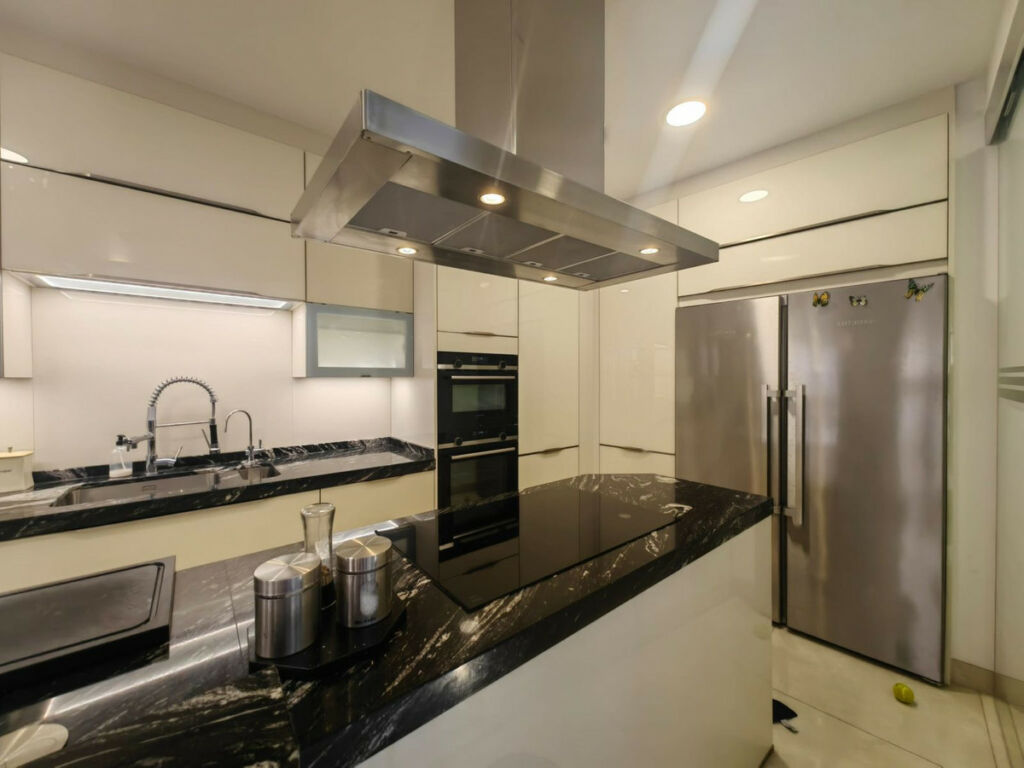 Detached Villa Estepona Málaga - image 14