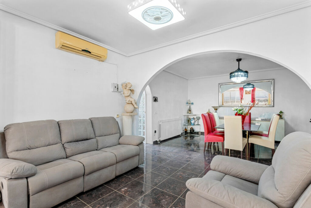 Detached Villa Ciudad Quesada Alicante - image 14