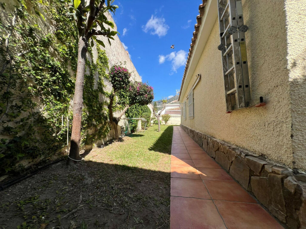 Detached Villa Benalmadena Málaga - image 14