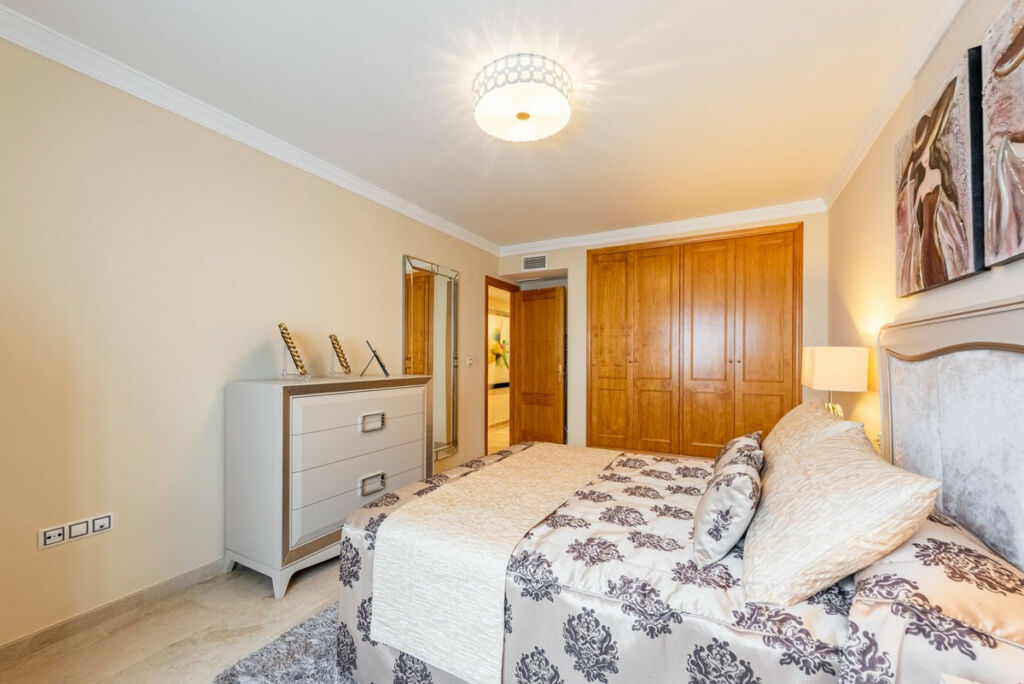 Middle Floor Apartment Benahavís Málaga - image 14