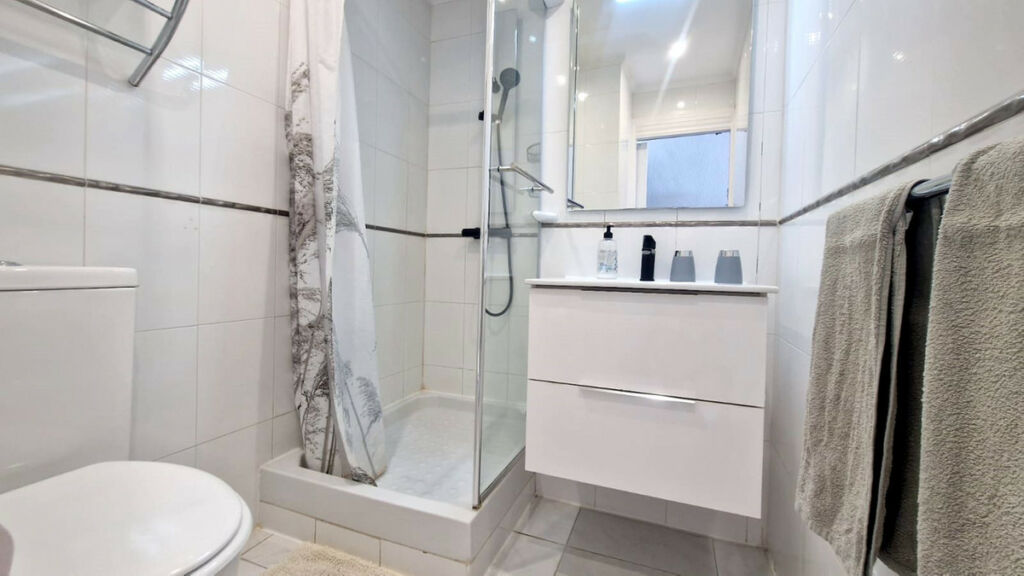Middle Floor Apartment Fuengirola Málaga - image 14