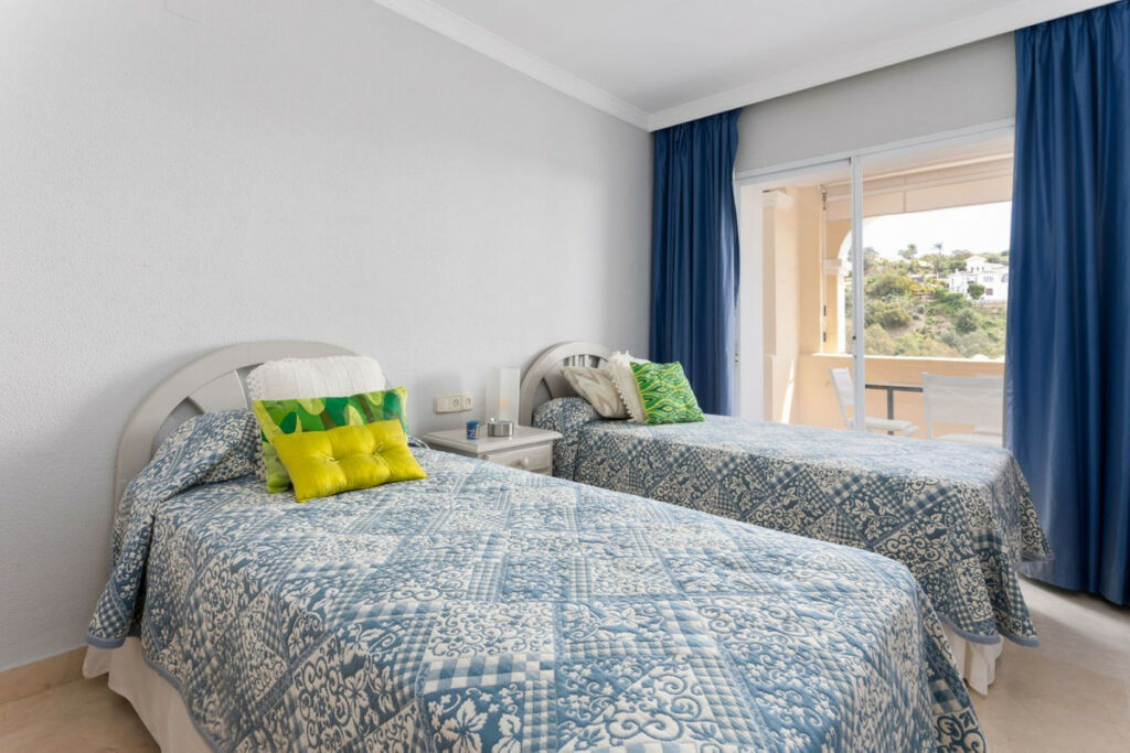 Middle Floor Apartment La Quinta Málaga - image 14