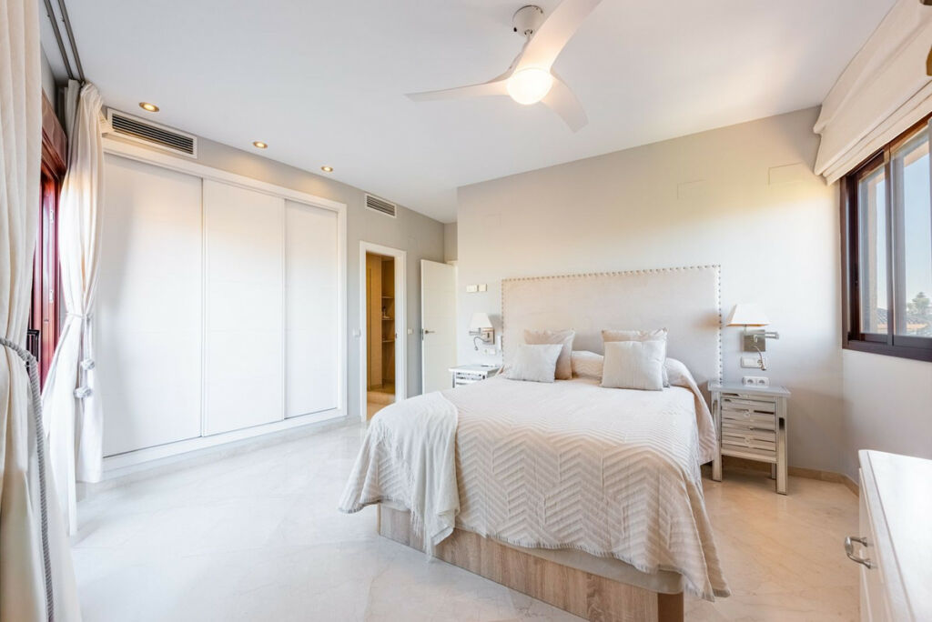 Penthouse Costalita Málaga - image 14