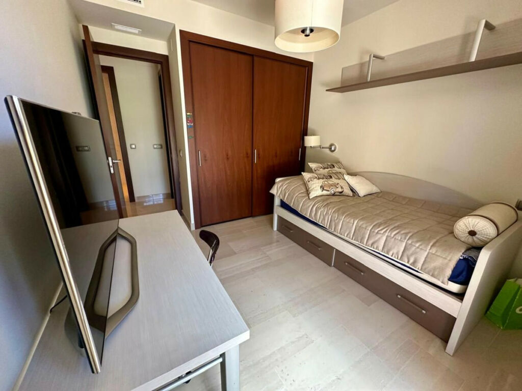 Penthouse Duplex Nueva Andalucía Málaga - image 12