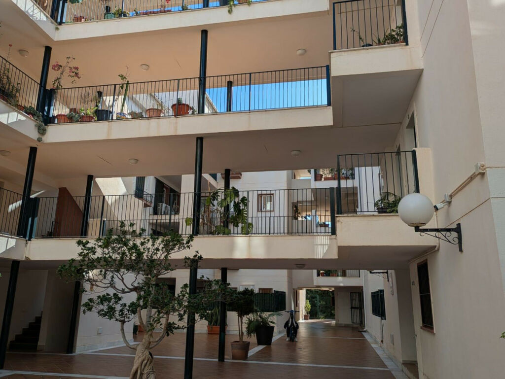 Middle Floor Apartment Torrequebrada Málaga - image 15