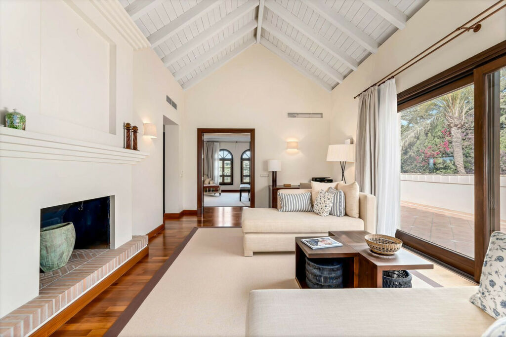 Detached Villa Sierra Blanca Málaga - image 14