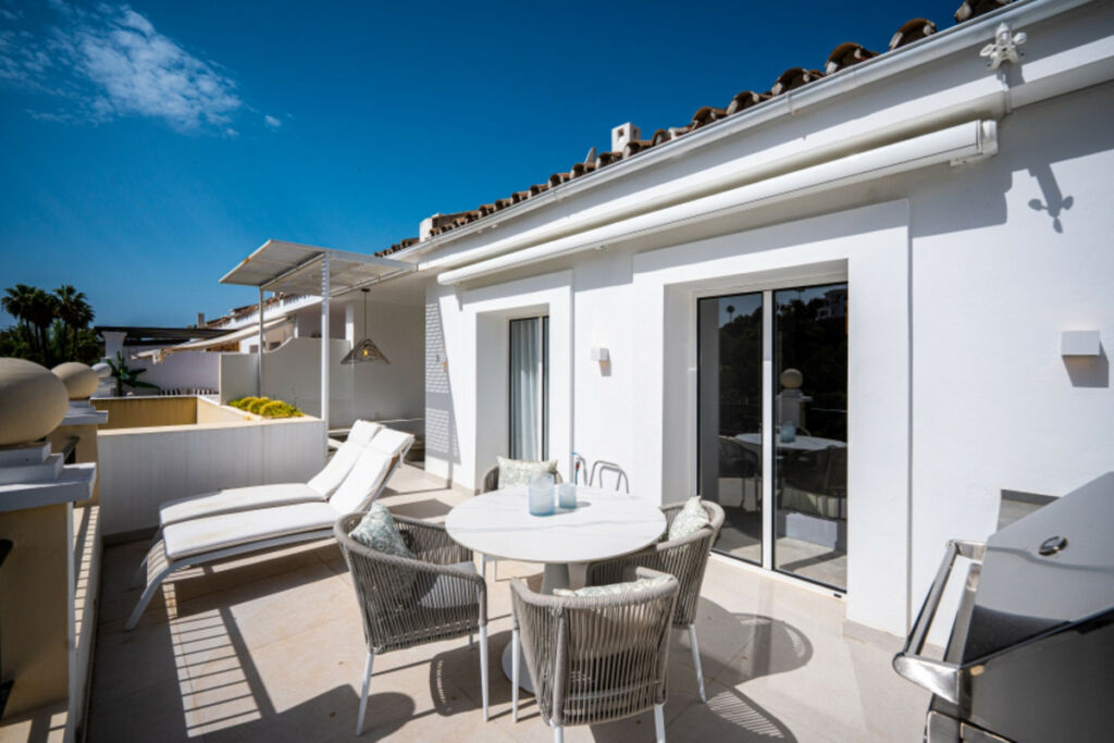 Middle Floor Apartment Benahavís Málaga - image 14
