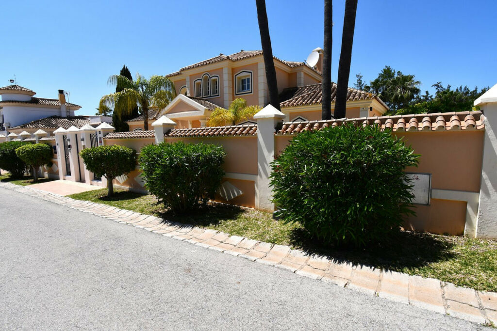 Detached Villa Mijas Golf Málaga - image 14