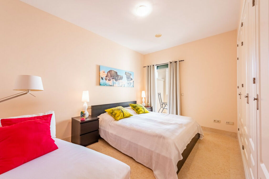 Middle Floor Apartment Benahavís Málaga - image 14